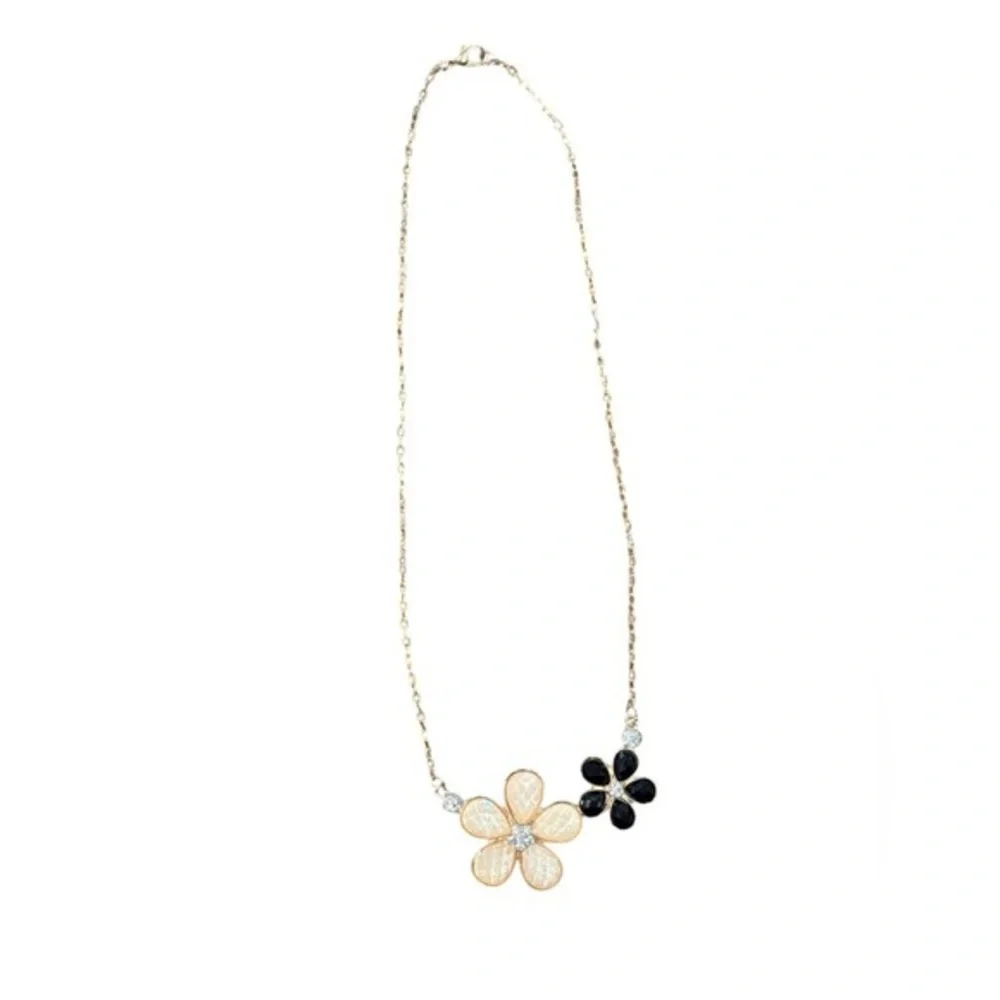Gold Tone Double Flower Charm Necklace‎ Cream Black Crystal OS